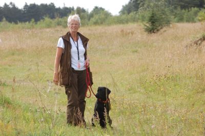 Bess og Karen i jagtforeningen